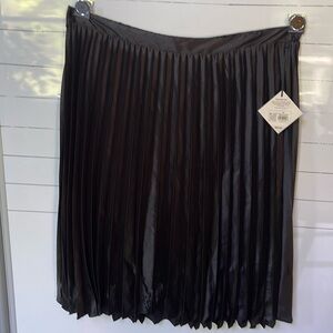 NWT BLACK SATIN PLEATED SKIRT STRETCH WAIST BAND